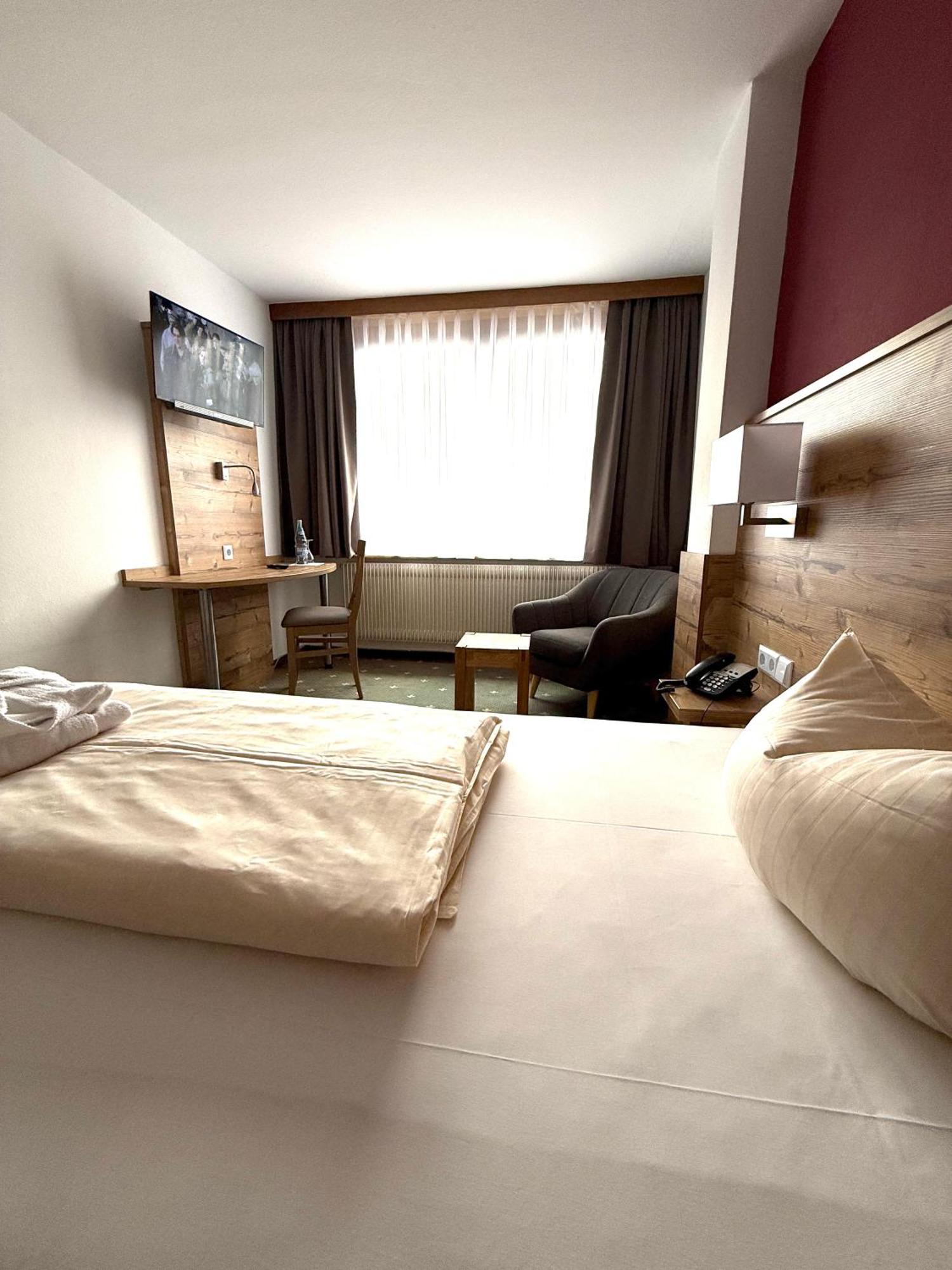 Hotel Traube Lossburg Bagian luar foto