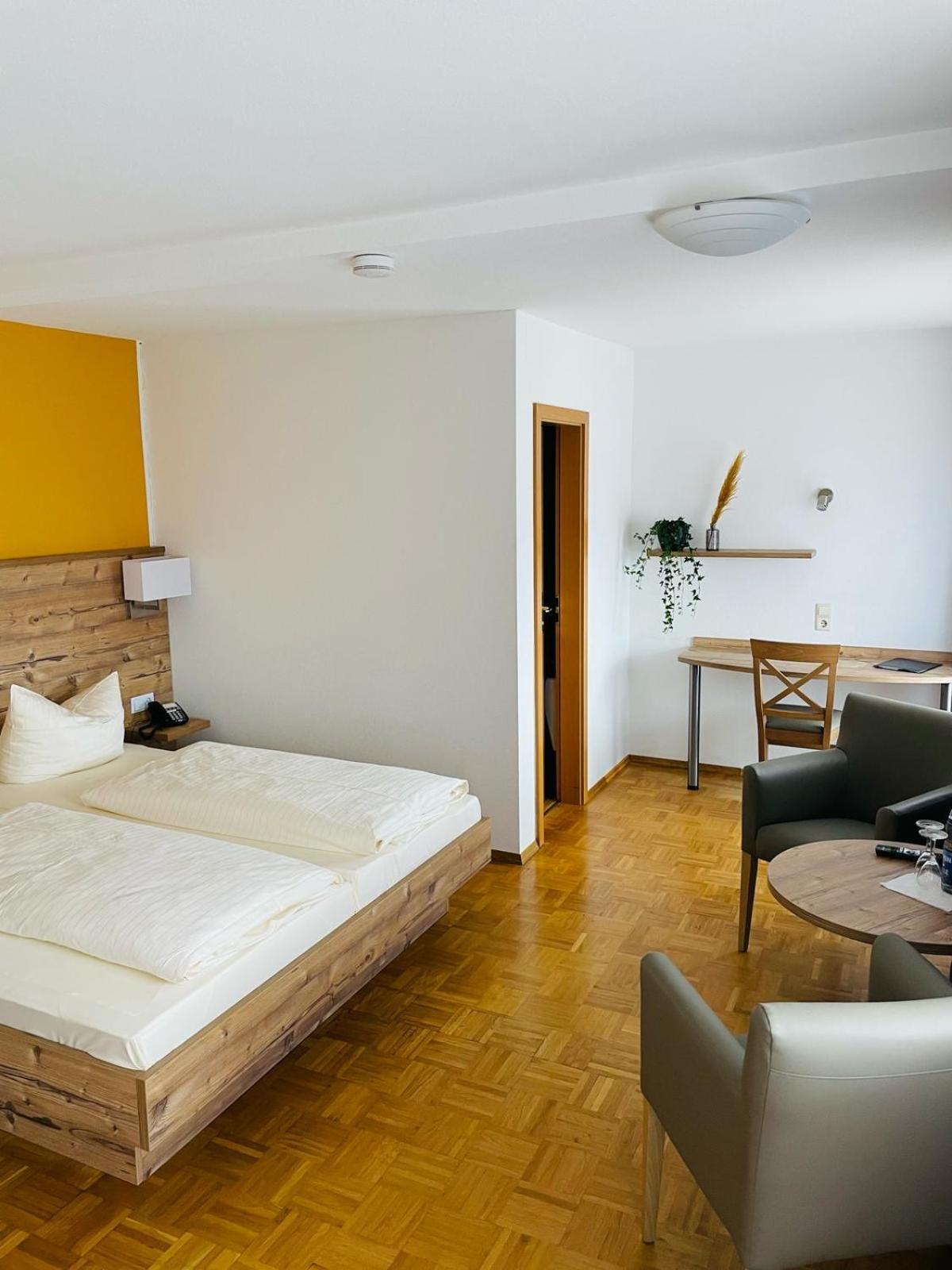 Hotel Traube Lossburg Bagian luar foto