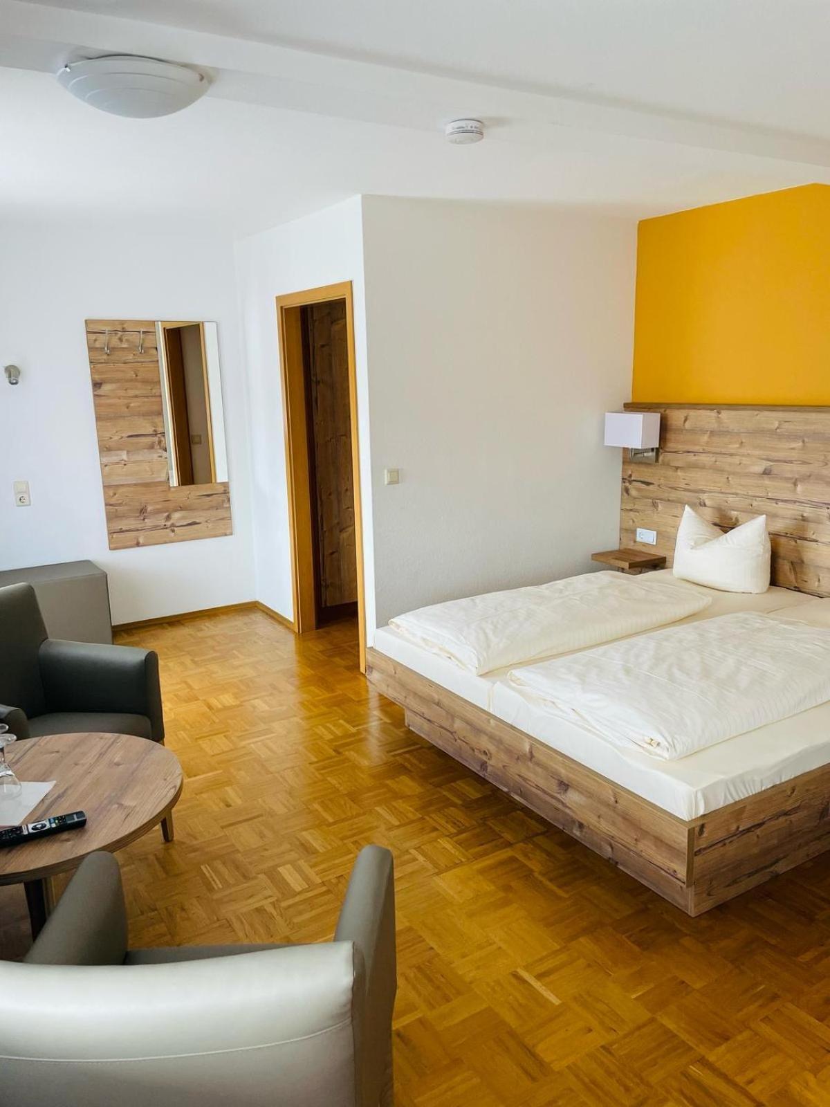 Hotel Traube Lossburg Bagian luar foto