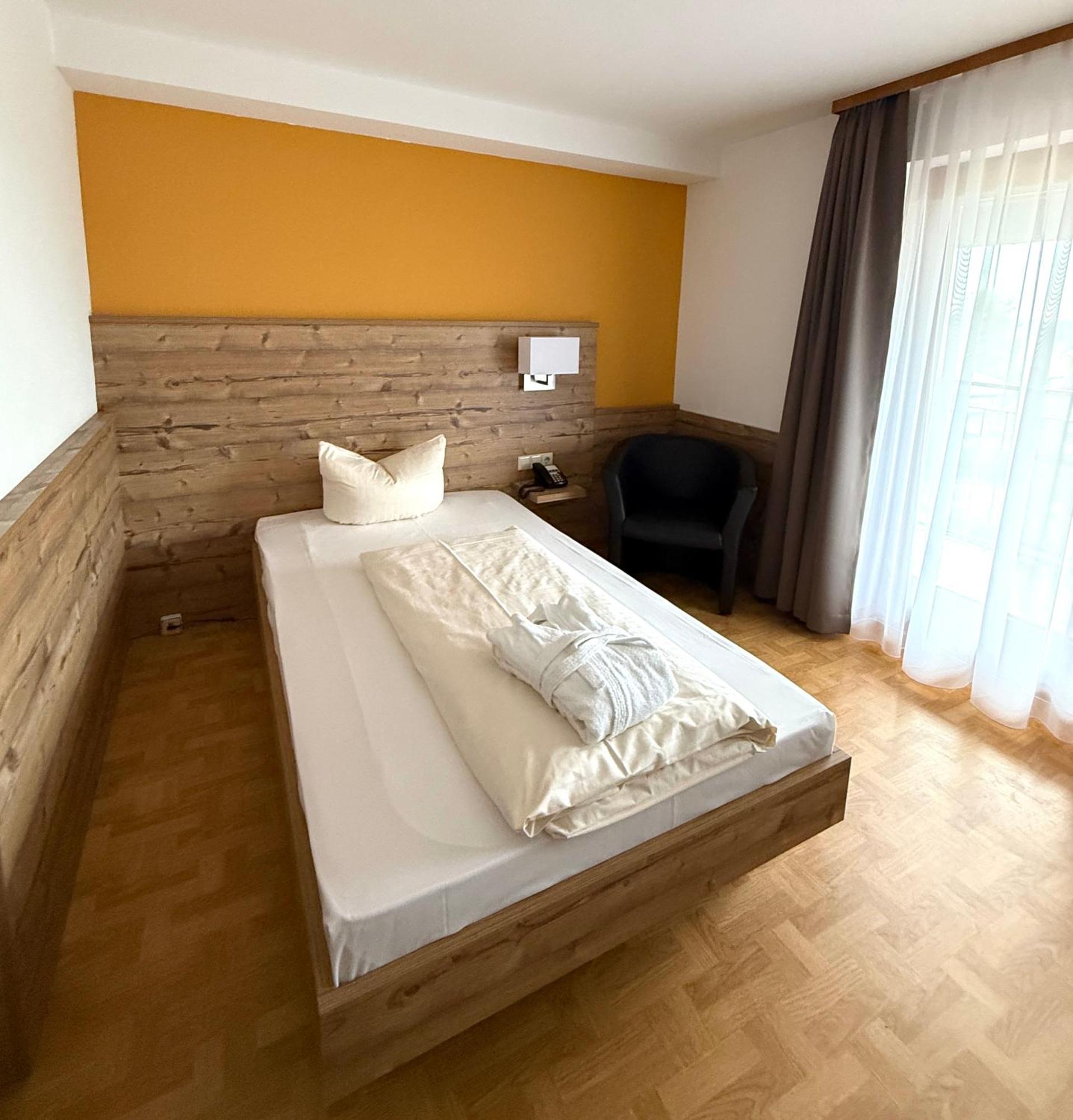 Hotel Traube Lossburg Bagian luar foto