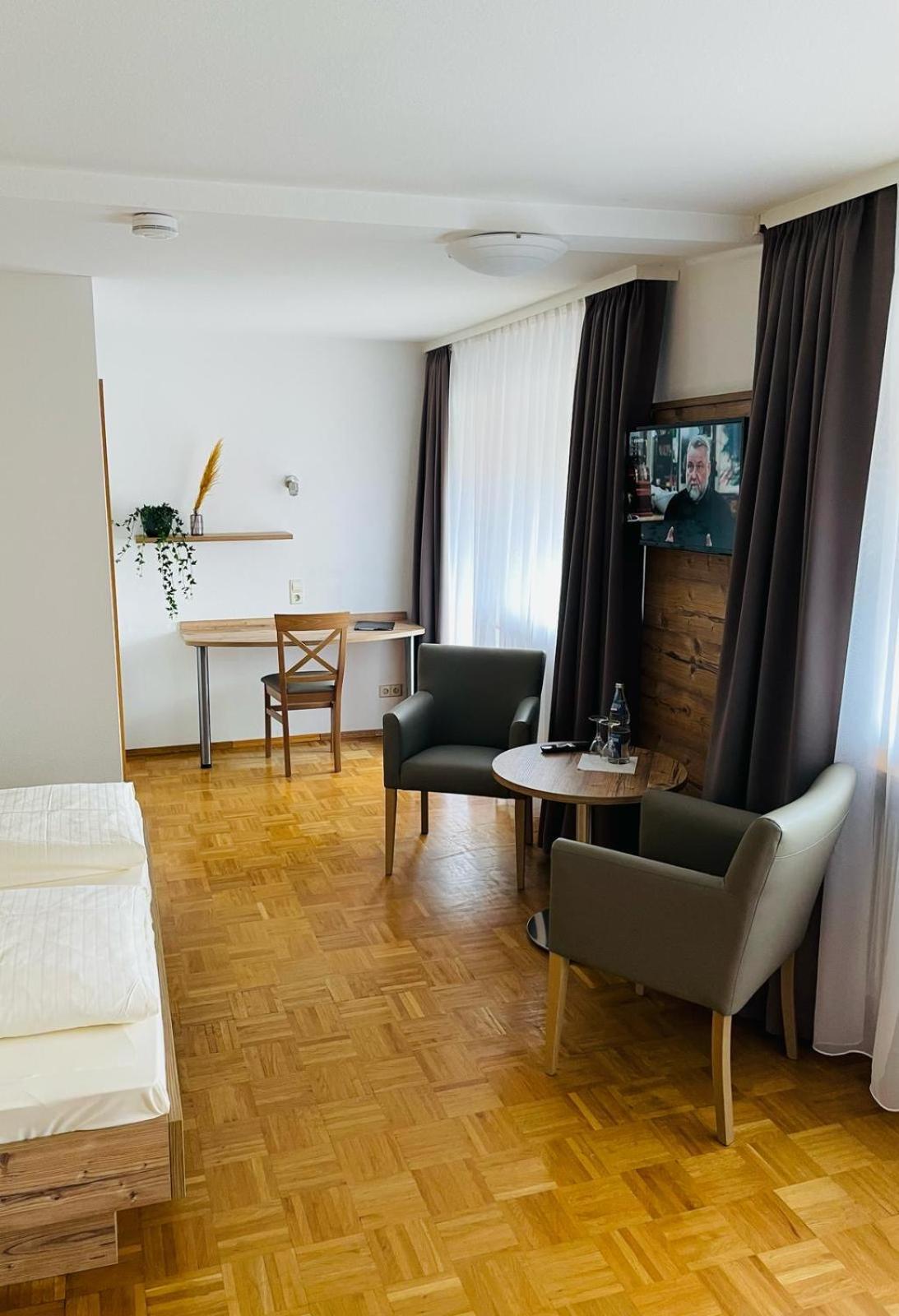 Hotel Traube Lossburg Bagian luar foto
