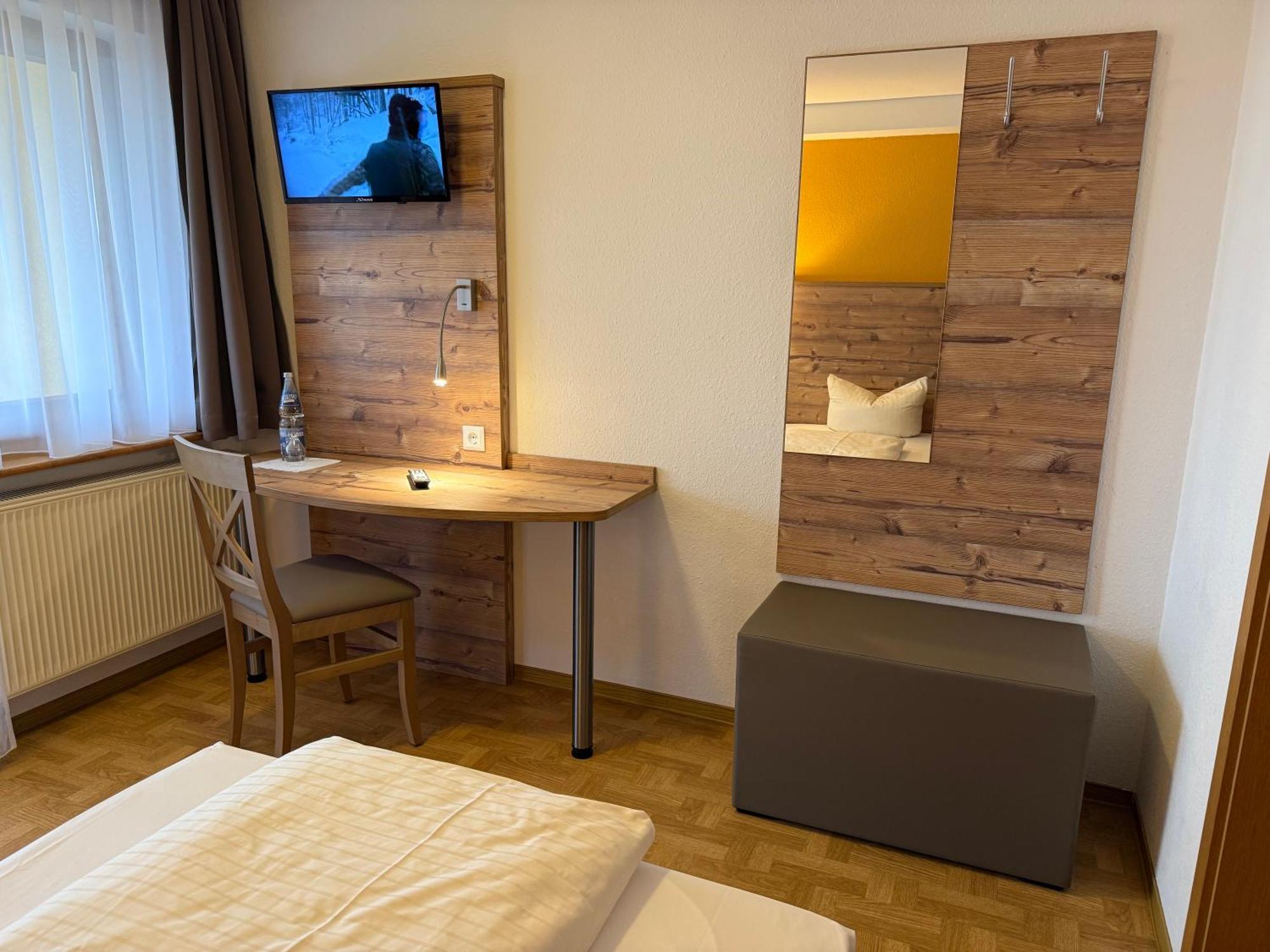 Hotel Traube Lossburg Bagian luar foto